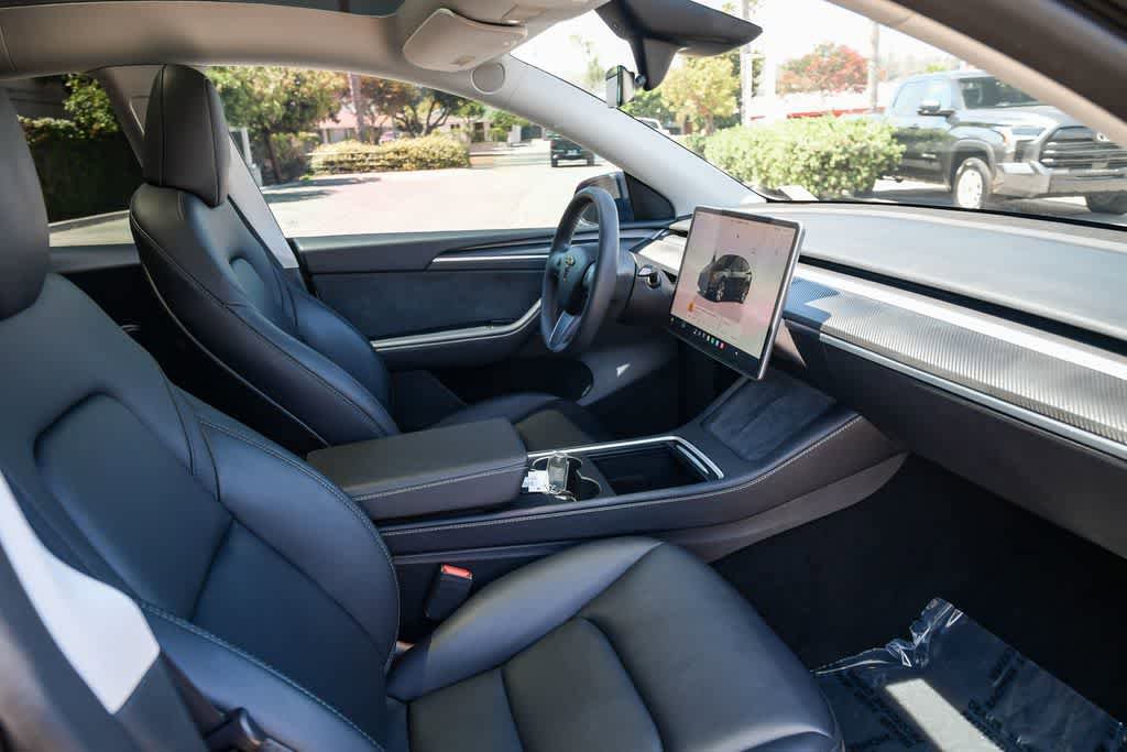 Used 2024 Tesla Model Y 2WD image 15