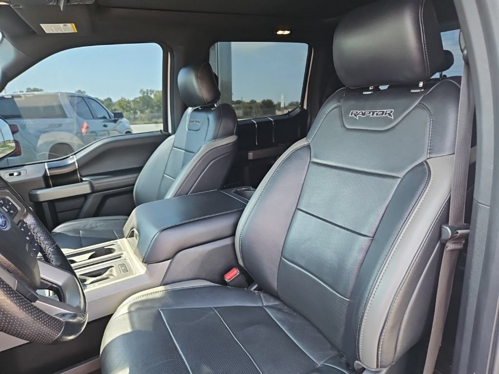 Used 2017 Ford F150 Raptor w/ Equipment Group 802A Luxury AWD/4WD image 12