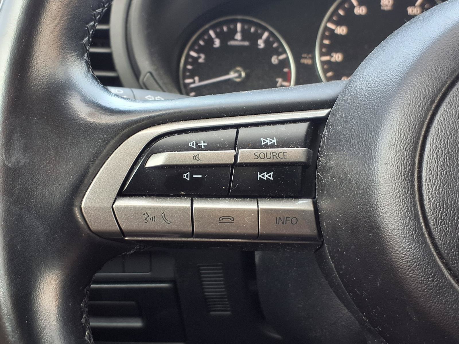 Used 2023 MAZDA MAZDA3 s FWD image 16