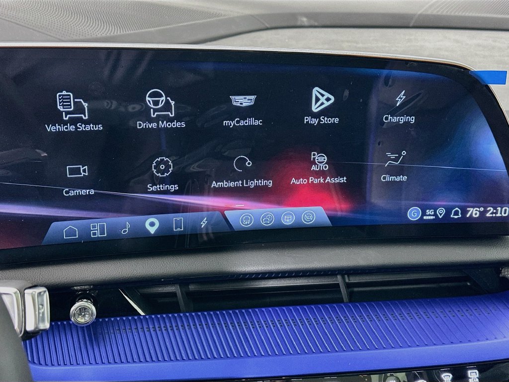 New 2026 Cadillac Optiq V w/ LPO, Floor Liner Package AWD/4WD image 18