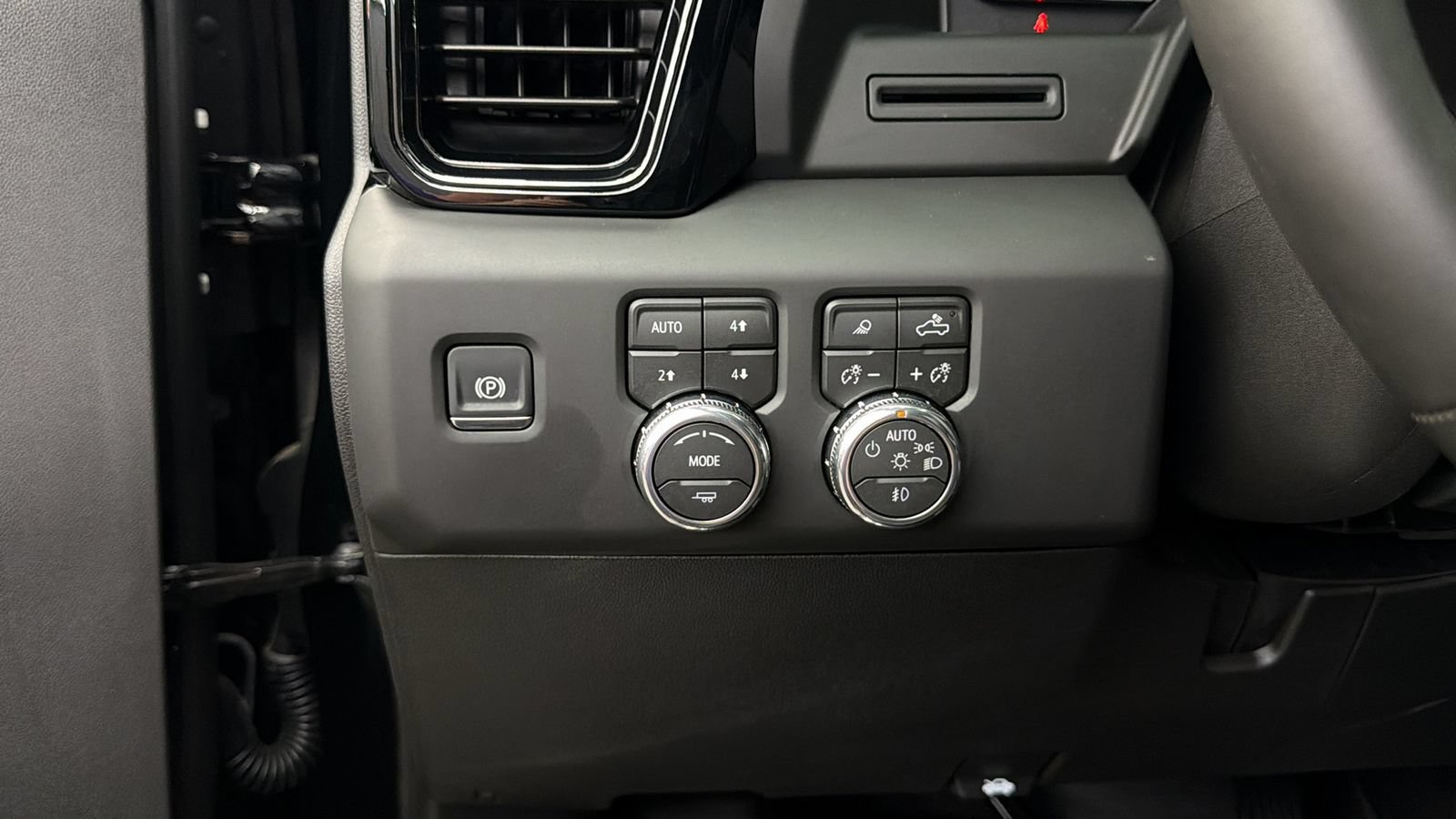 Used 2026 GMC Sierra 2500 AT4 AWD/4WD image 24