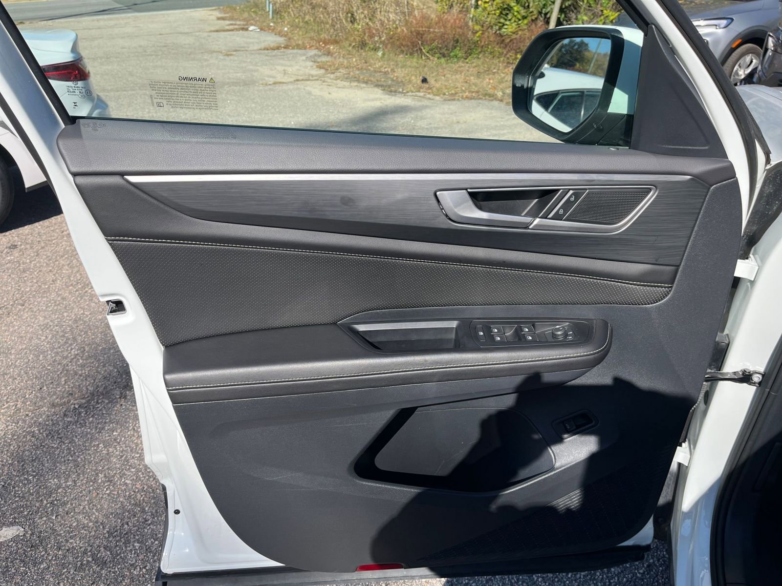 Used 2025 Volkswagen Atlas Cross Sport SE image 18