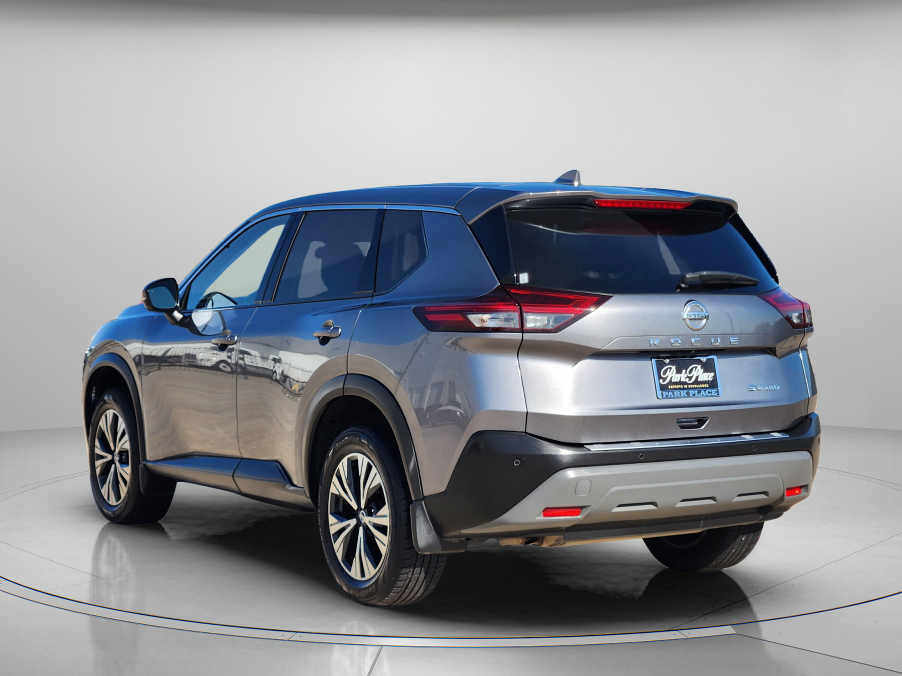 Used 2021 Nissan Rogue SV AWD/4WD image 3