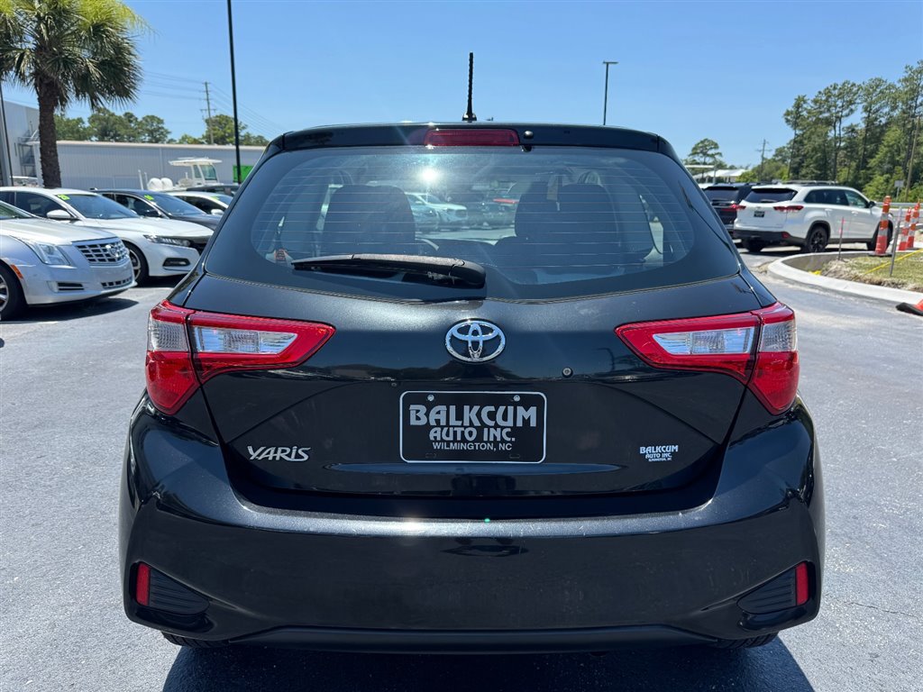 Used 2018 Toyota Yaris L FWD image 7