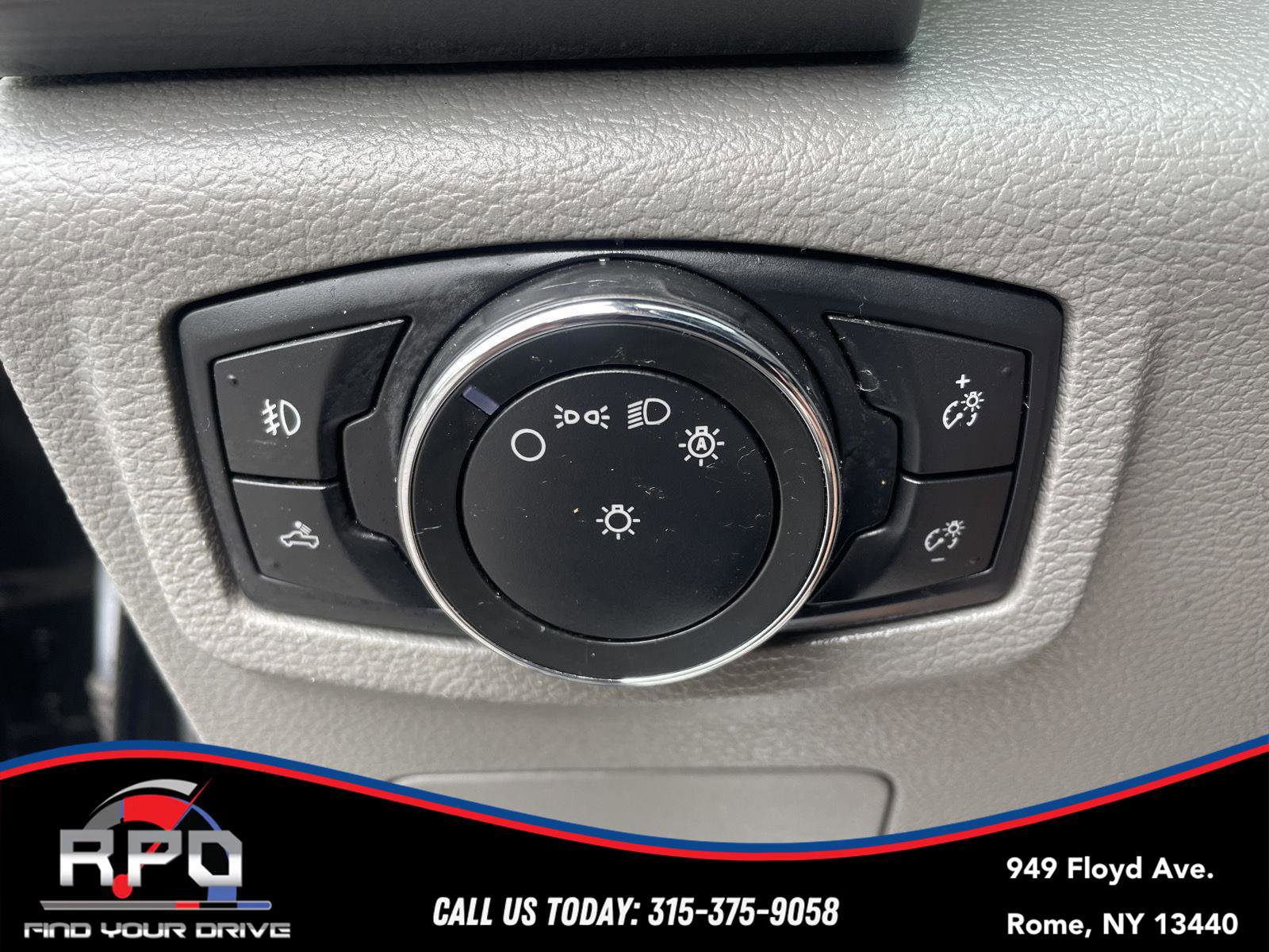 Used 2017 Ford F150 XLT image 25