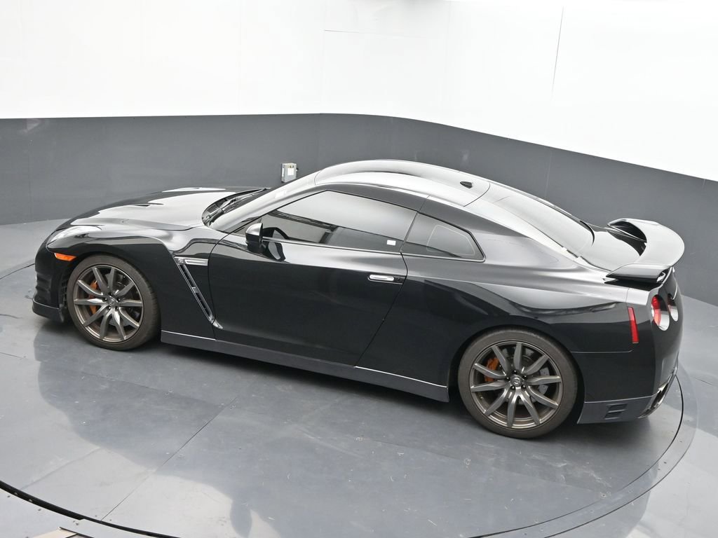 Used 2014 Nissan GT-R Premium image 34