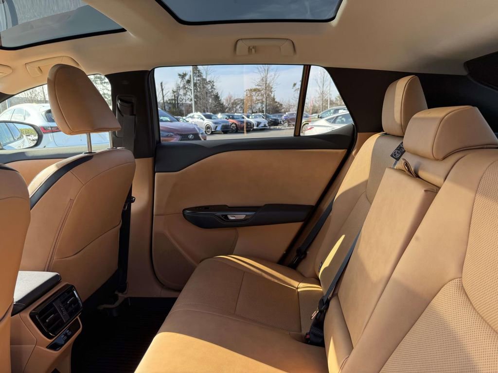 Used 2025 Lexus RZ 450e image 18