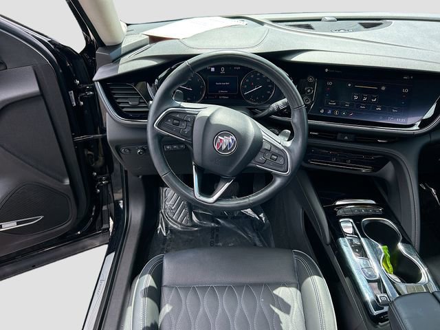 Used 2022 Buick Envision Avenir w/ Technology Package II FWD image 21