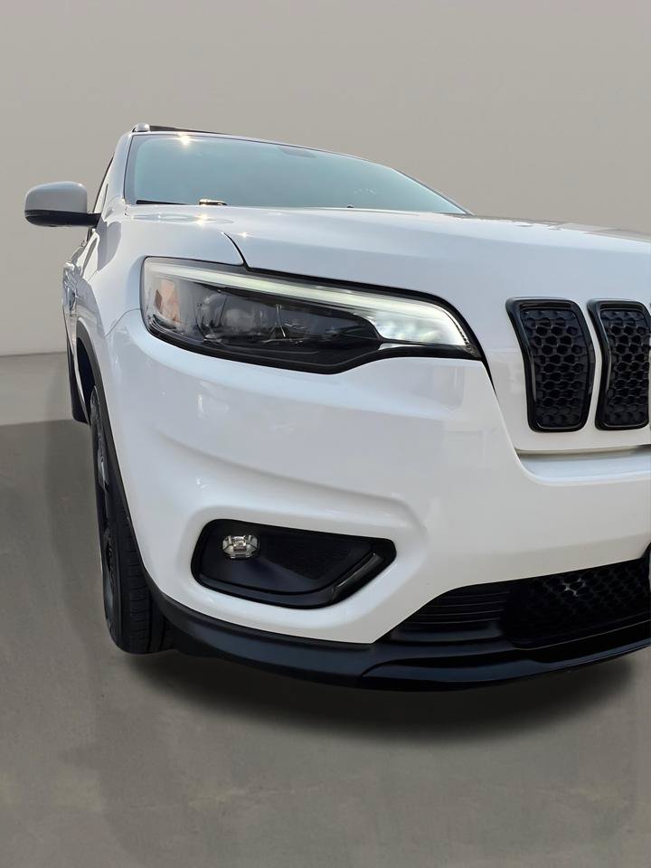 Used 2019 Jeep Cherokee Latitude Plus AWD/4WD image 9