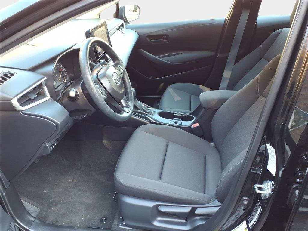 Used 2025 Toyota Corolla LE image 9