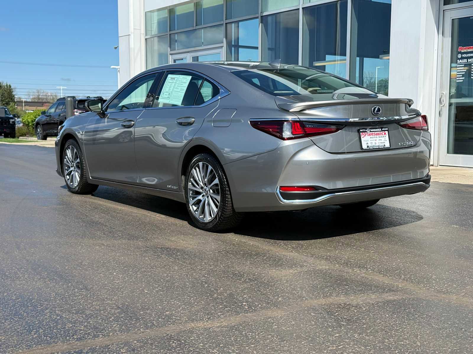 Used 2020 Lexus ES 300h w/ Premium Package FWD image 6