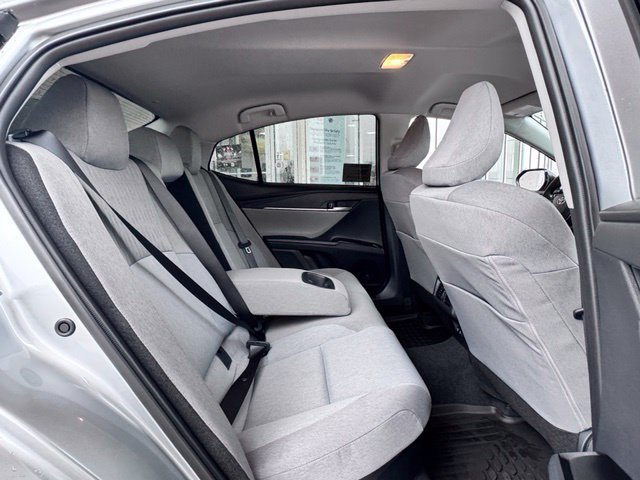 New 2026 Toyota Camry Hybrid FWD image 28