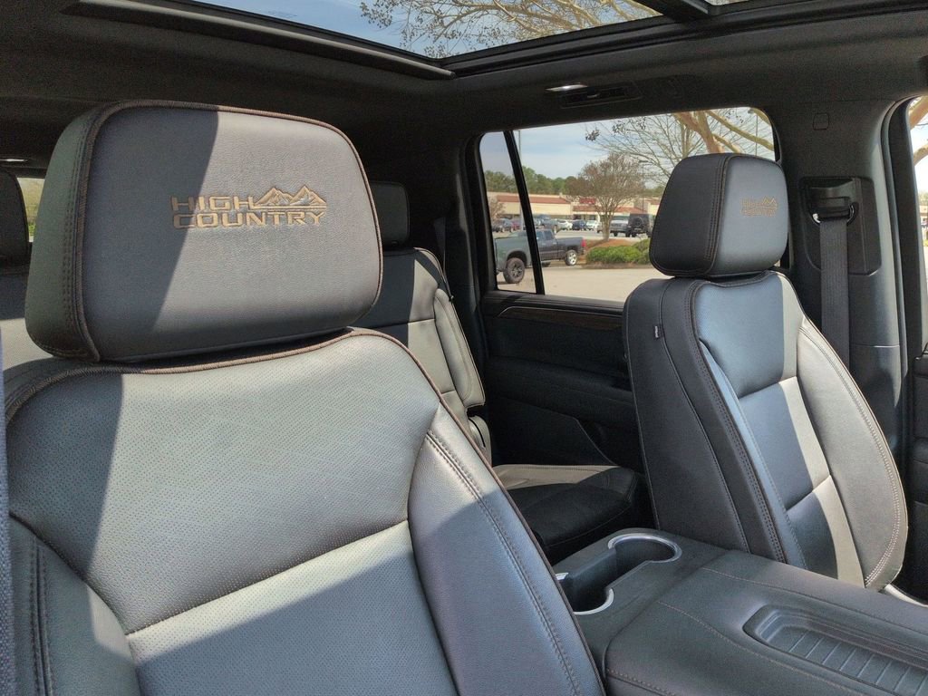 Used 2023 Chevrolet Suburban High Country image 20