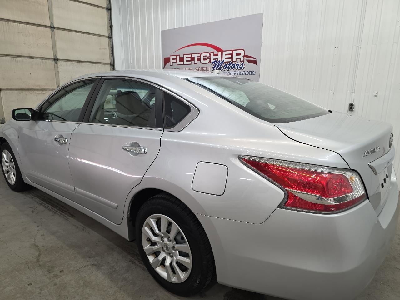 Used 2015 Nissan Altima 2.5 S w/ Power Driver Seat Package FWD image 9