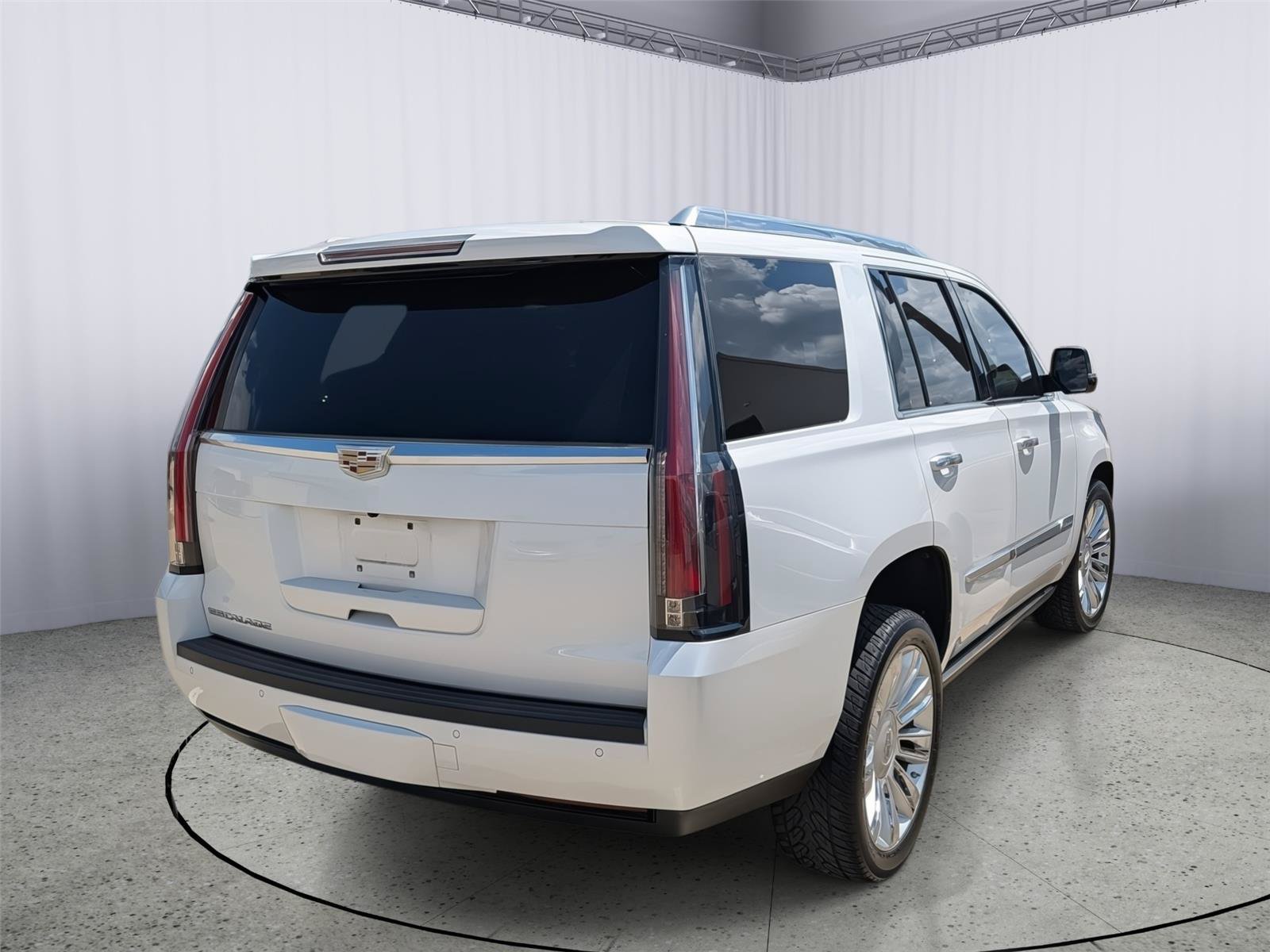 Used 2016 Cadillac Escalade Premium AWD/4WD image 5