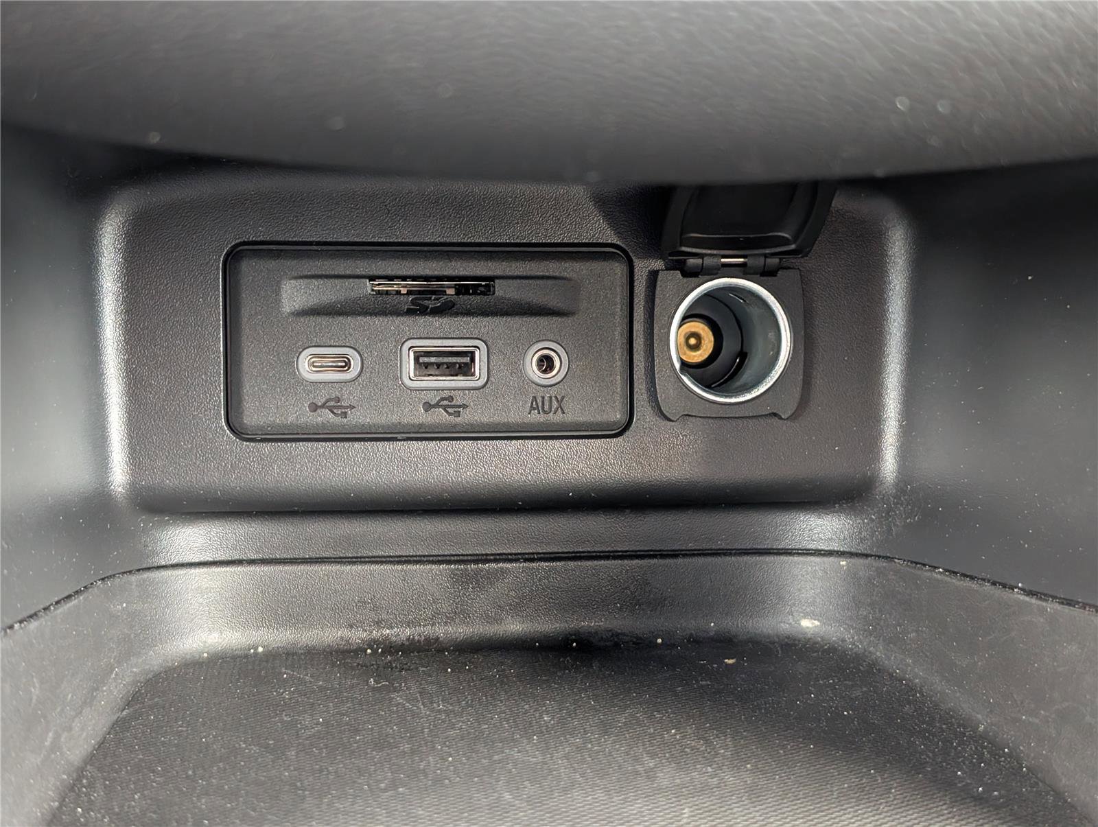 Used 2023 Chevrolet Equinox RS AWD/4WD image 28