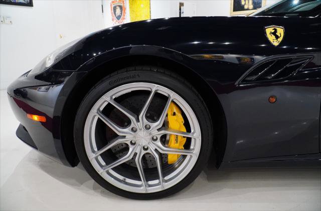 Used 2012 Ferrari California image 21