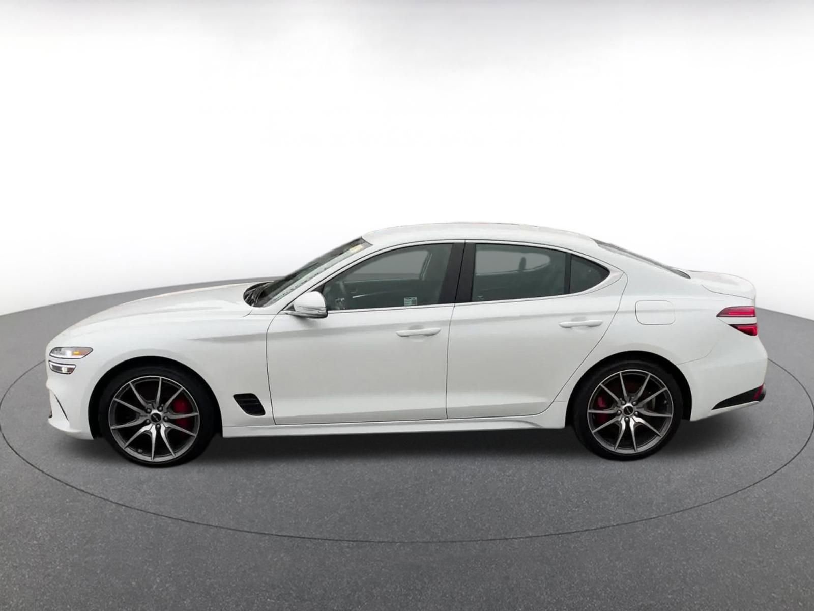 Used 2025 Genesis G70 2.5T image 8