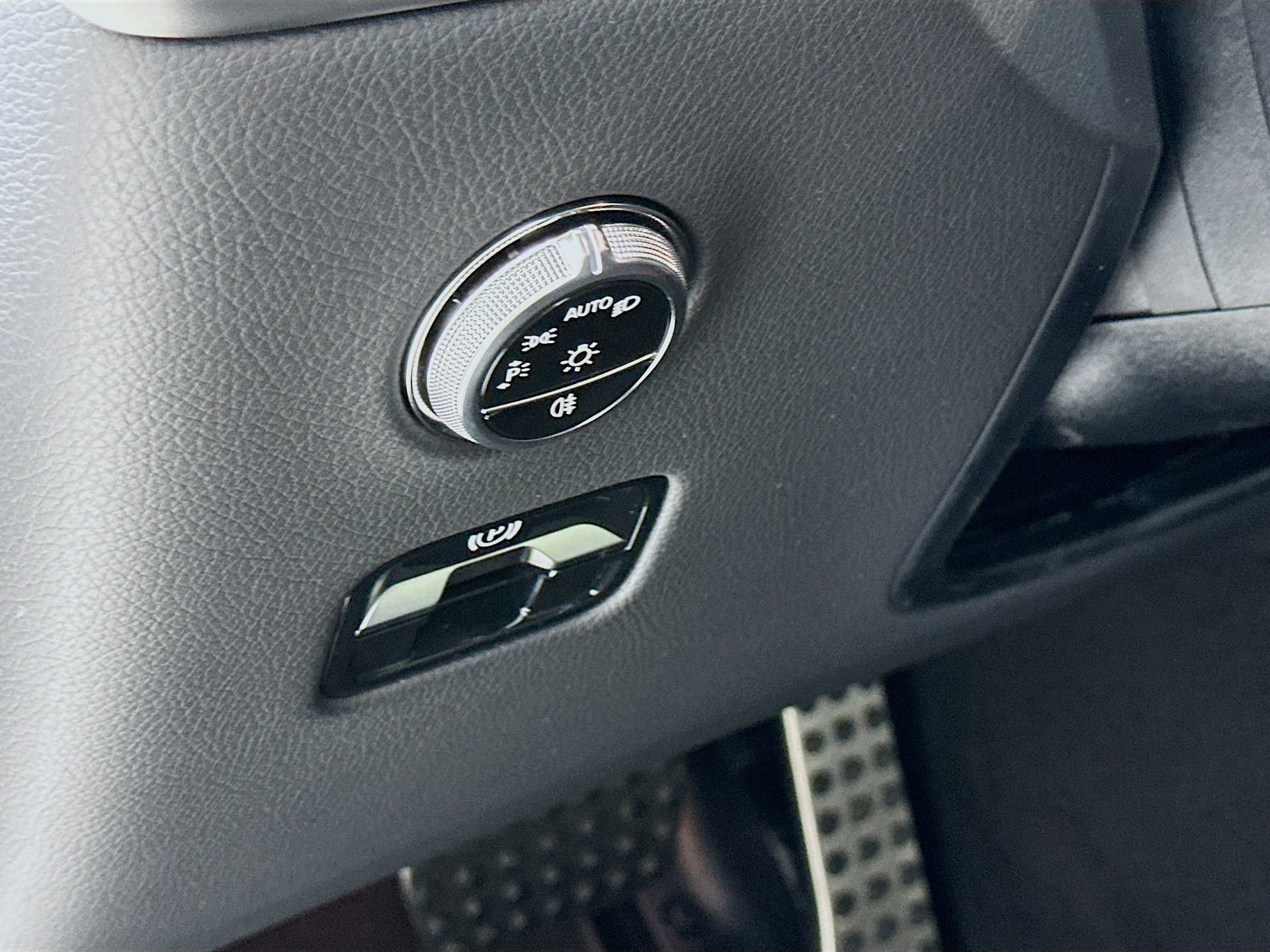 New 2026 Mercedes-Benz GLC 300 image 11