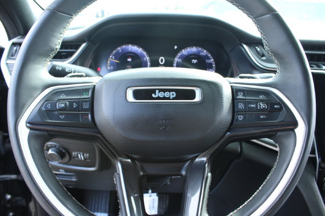 Used 2023 Jeep Grand Cherokee L Laredo RWD image 13