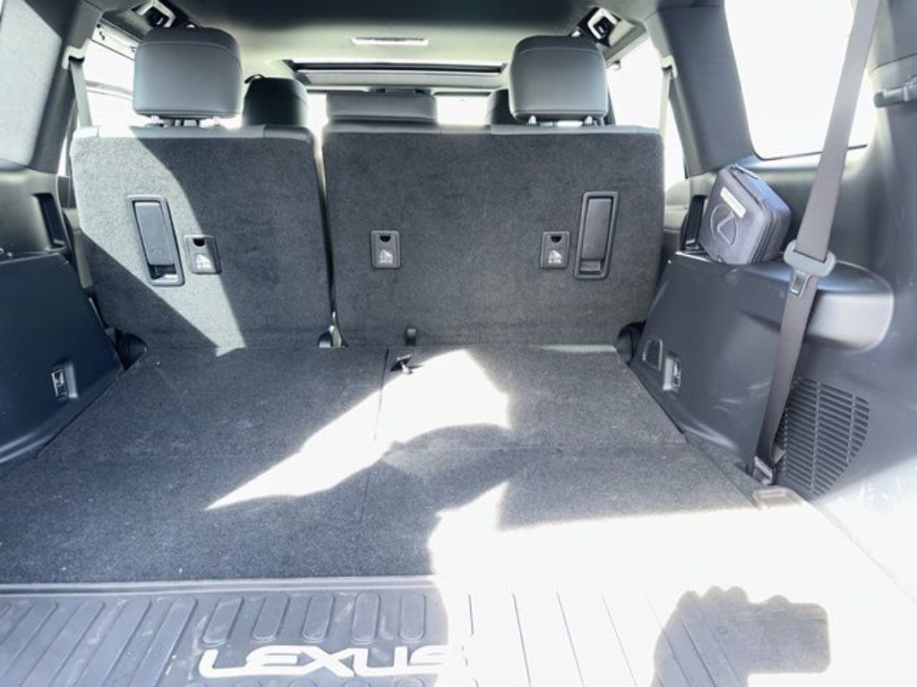Used 2025 Lexus GX 550 AWD/4WD image 13