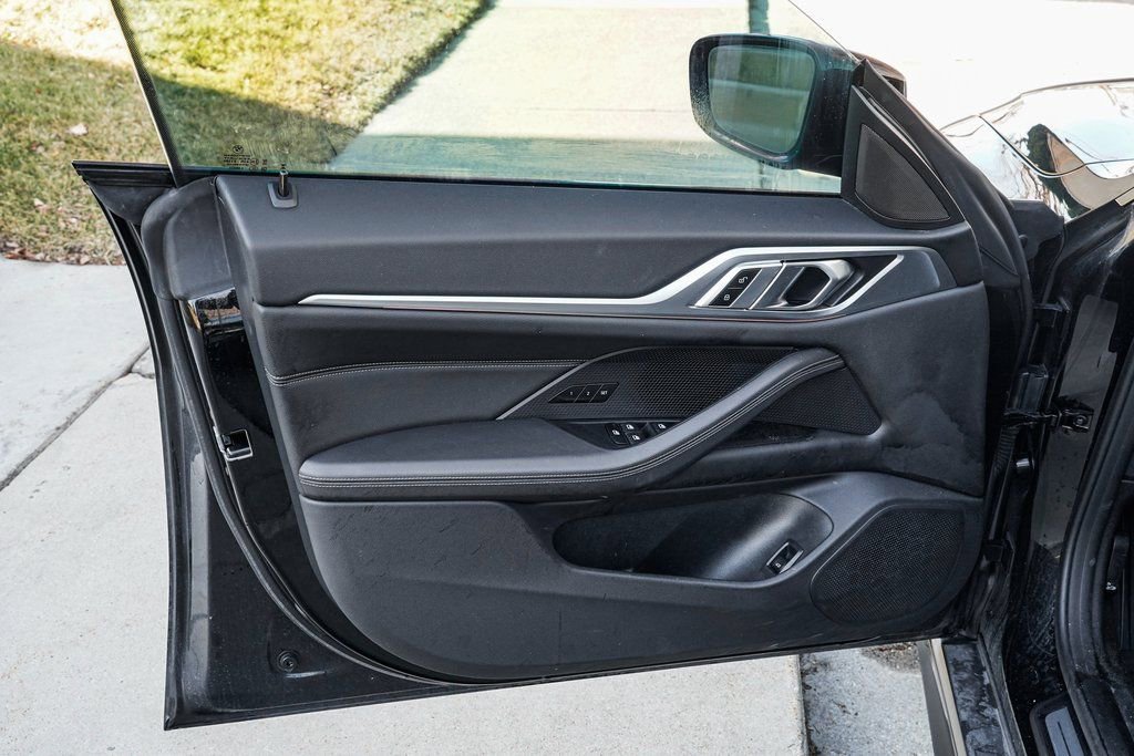 Used 2023 BMW i4 eDrive35 w/ Premium Package image 9