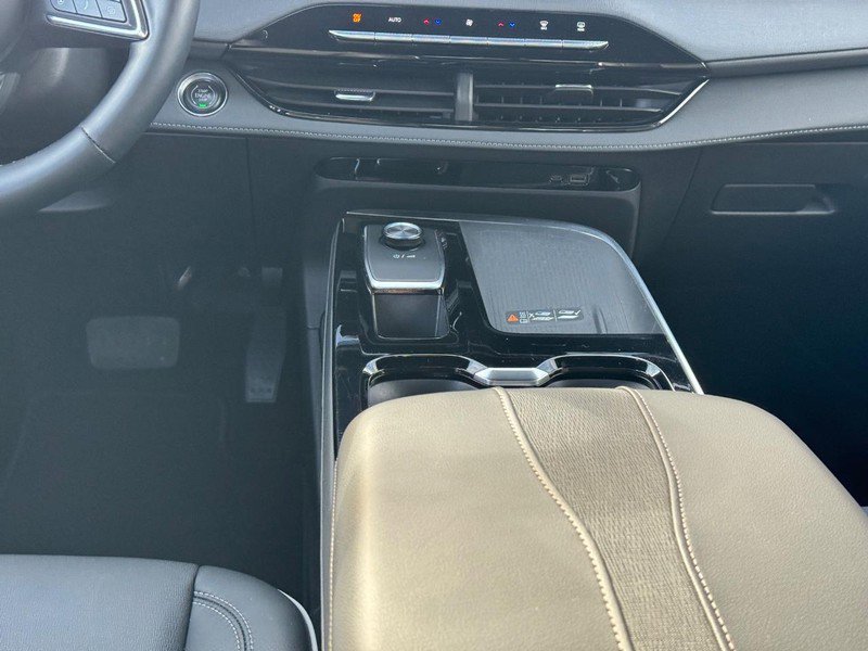 Certified 2025 Buick Enclave Preferred image 16