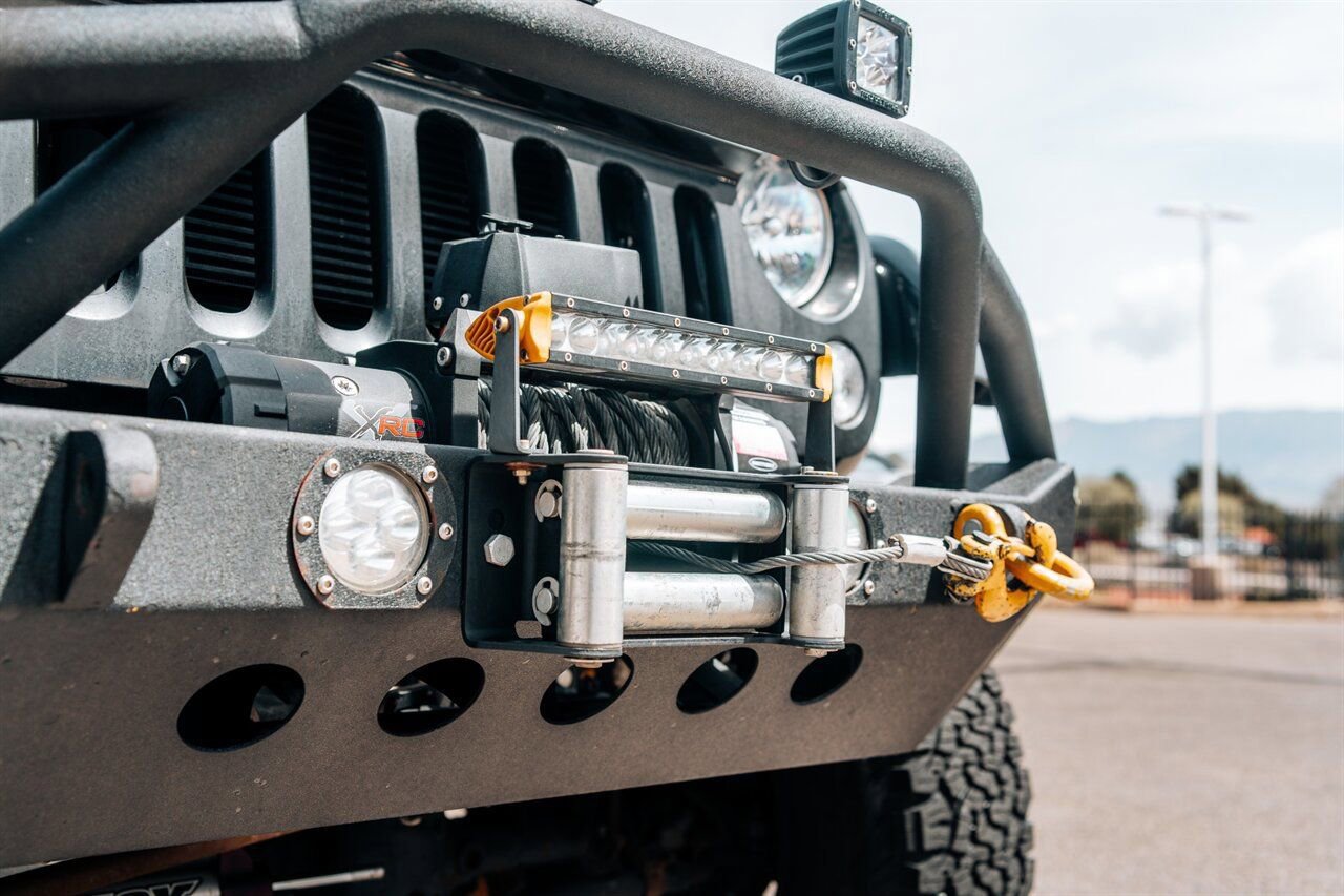 Used 2016 Jeep Wrangler Unlimited Rubicon image 11