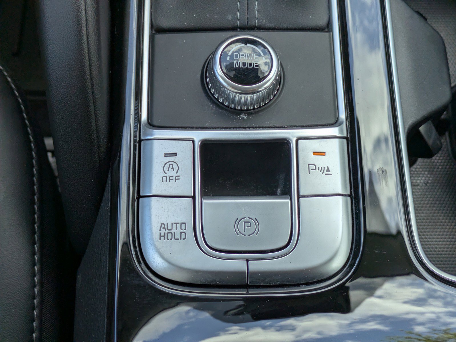 Certified 2025 Kia Telluride LX image 24