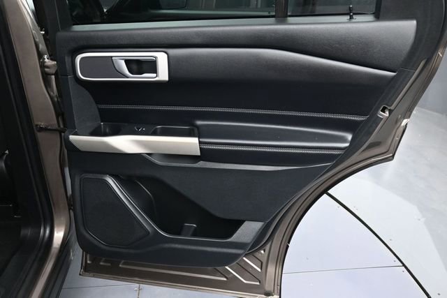 Used 2021 Ford Explorer XLT RWD image 30