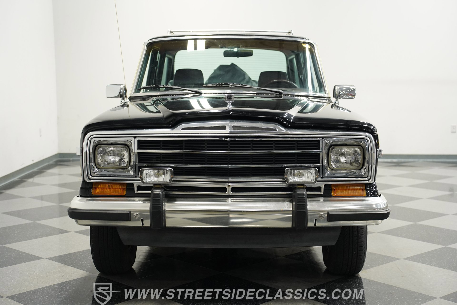 Used 1988 Jeep Grand Wagoneer image 17