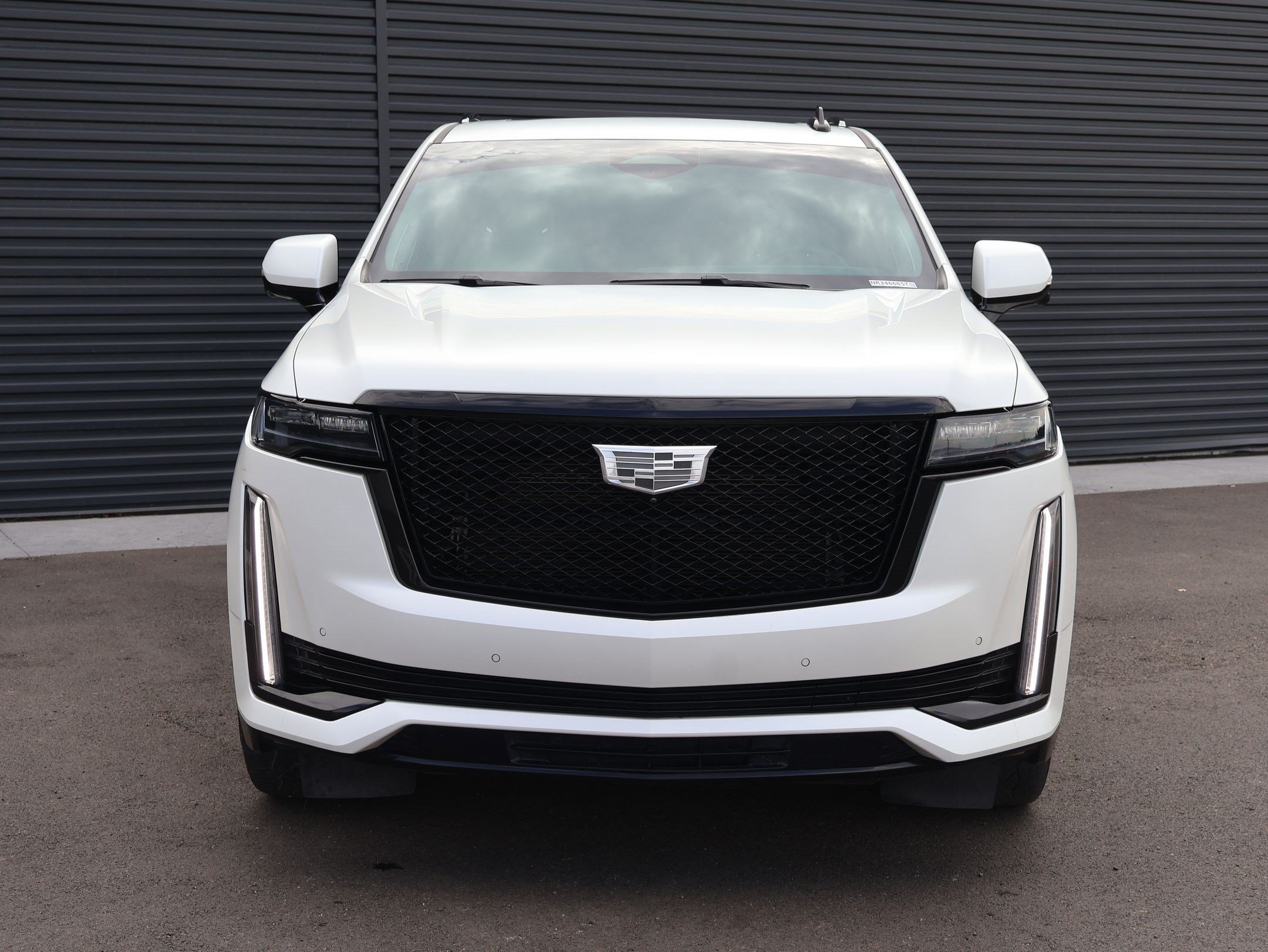 Used 2022 Cadillac Escalade Sport Platinum AWD/4WD image 2