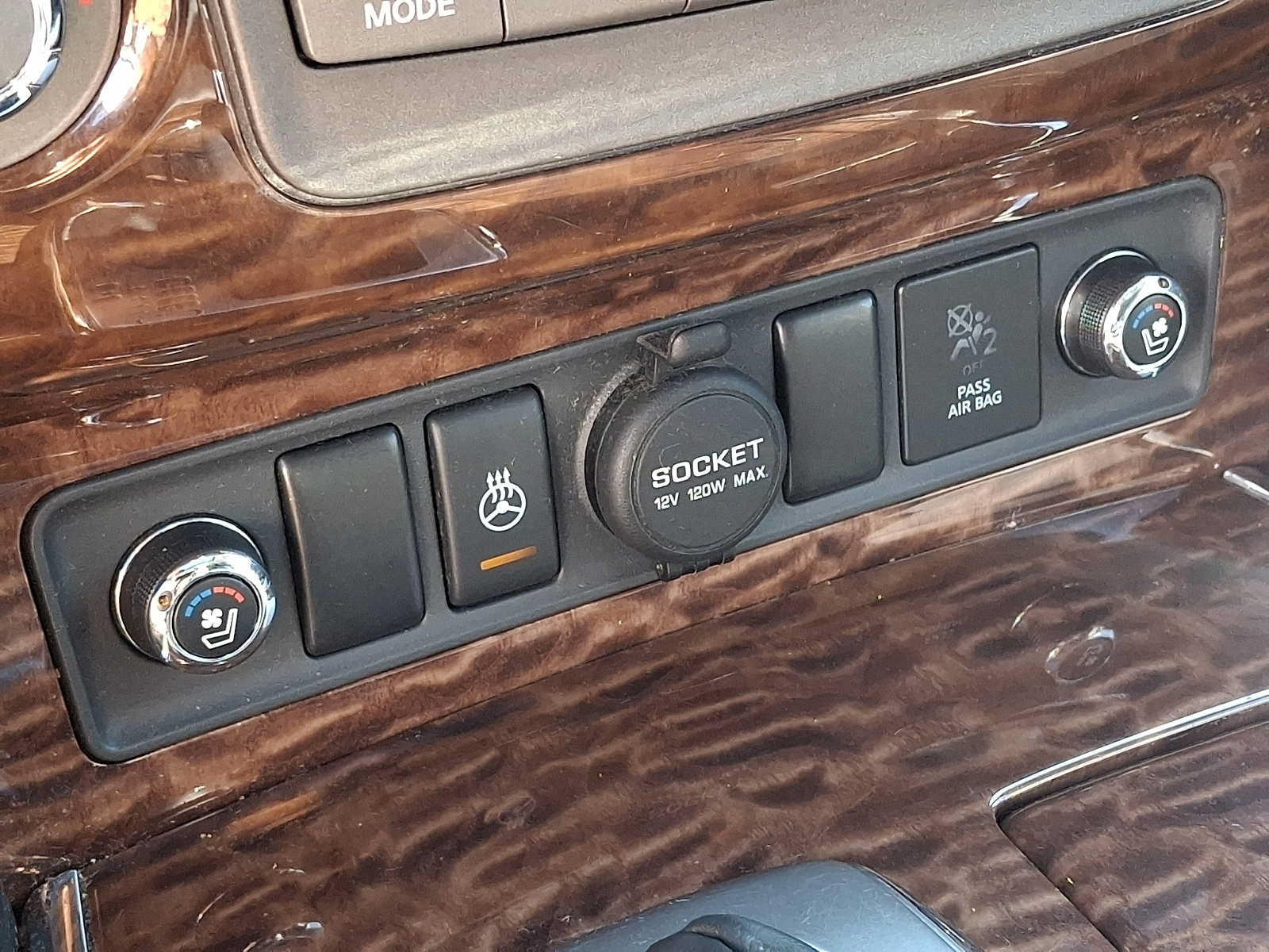 Used 2017 Nissan Armada Platinum w/ Interior Lighting Package AWD/4WD image 25