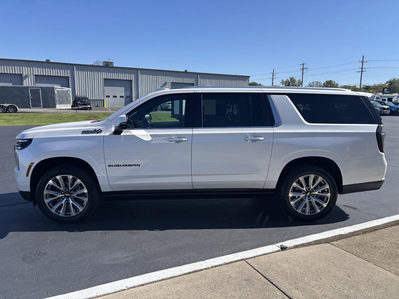 Used 2025 Chevrolet Suburban High Country AWD/4WD image 6
