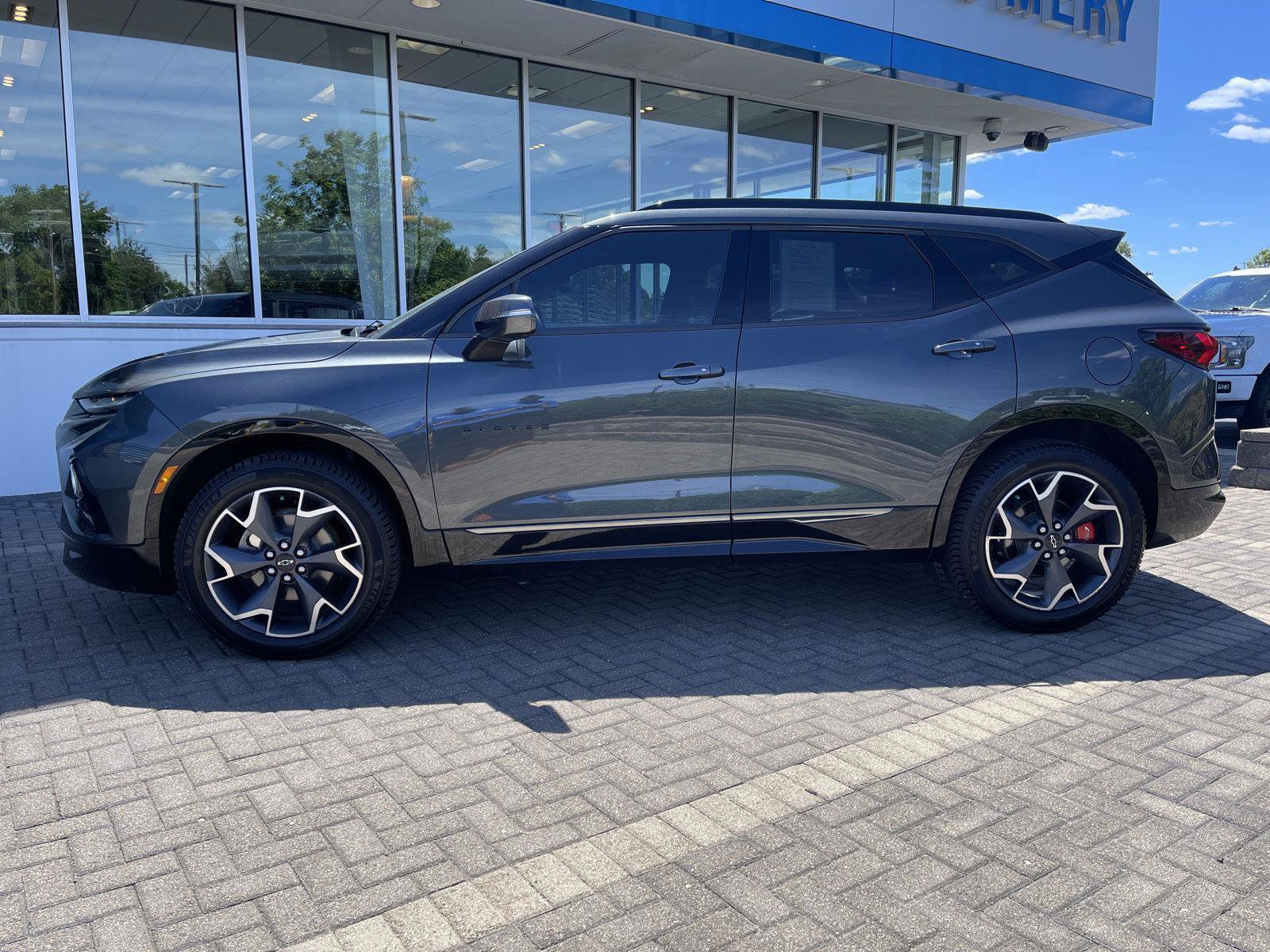 Used 2019 Chevrolet Blazer RS FWD image 2
