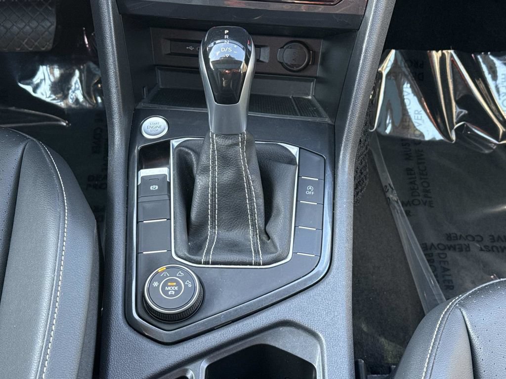 Used 2023 Volkswagen Tiguan SE AWD/4WD image 17