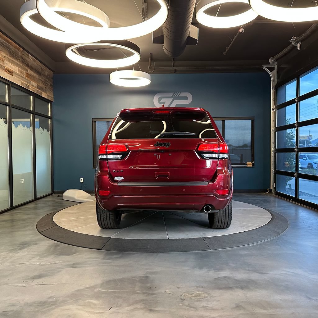 Used 2019 Jeep Grand Cherokee Altitude AWD/4WD image 4