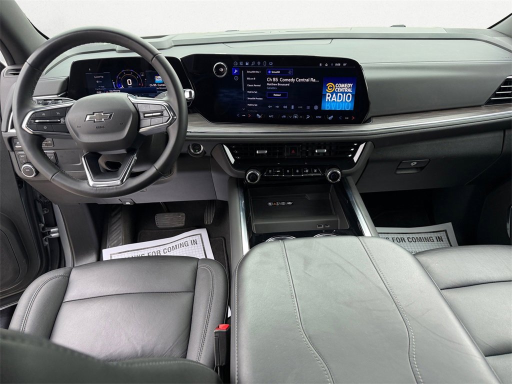 Used 2025 Chevrolet Suburban Z71 image 10