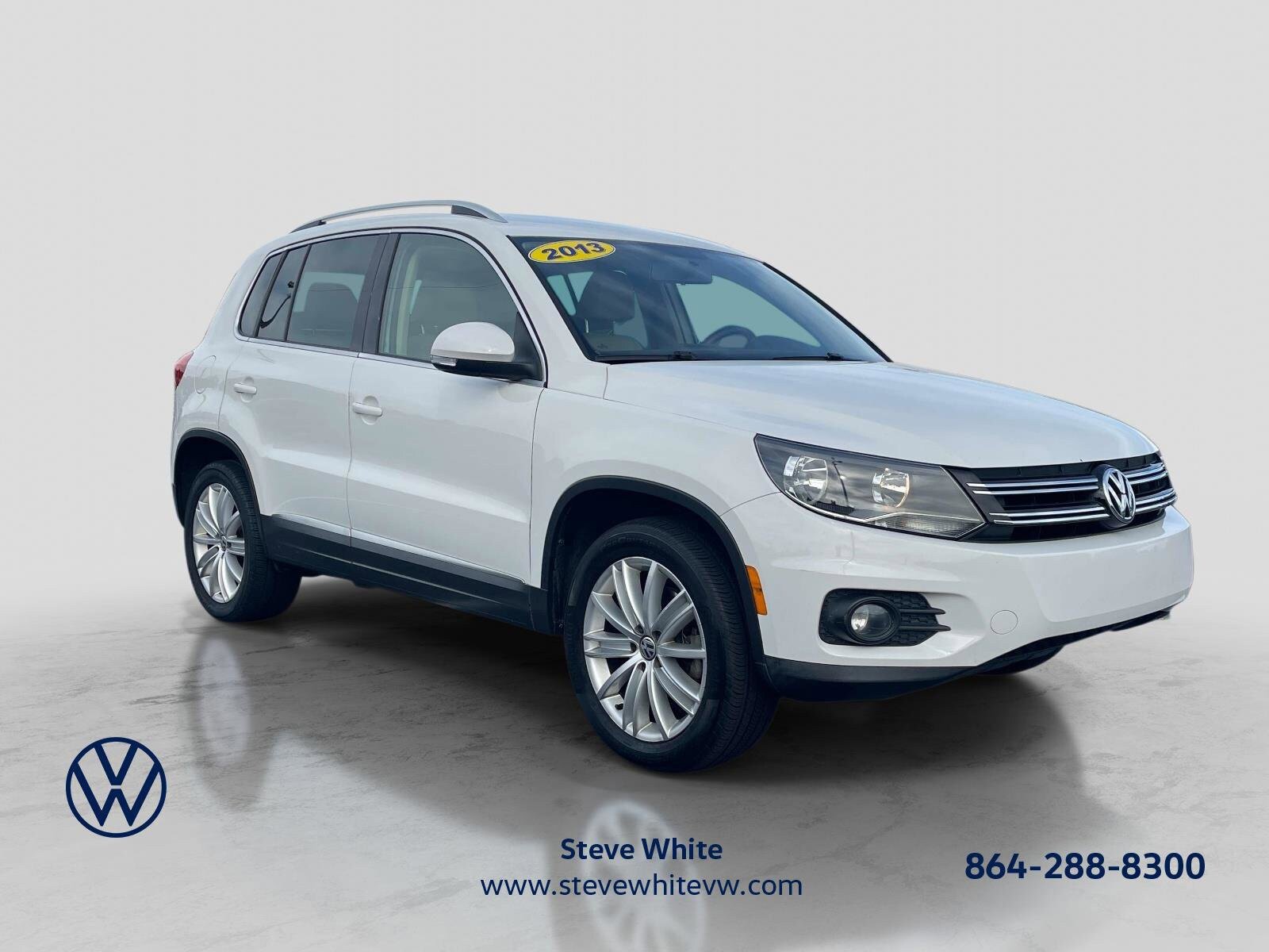 Used 2013 Volkswagen Tiguan SE FWD image 1