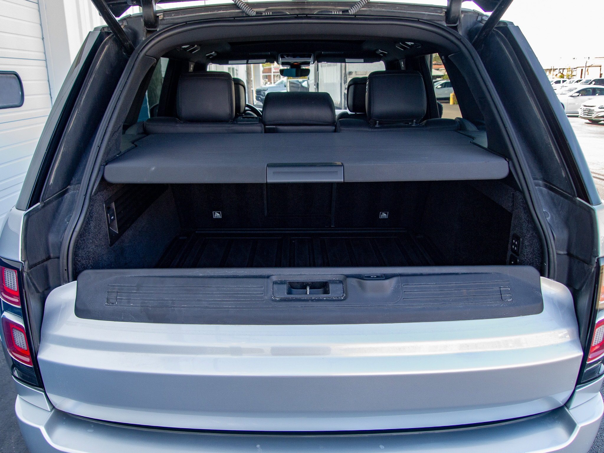 Used 2020 Land Rover Range Rover HSE image 34