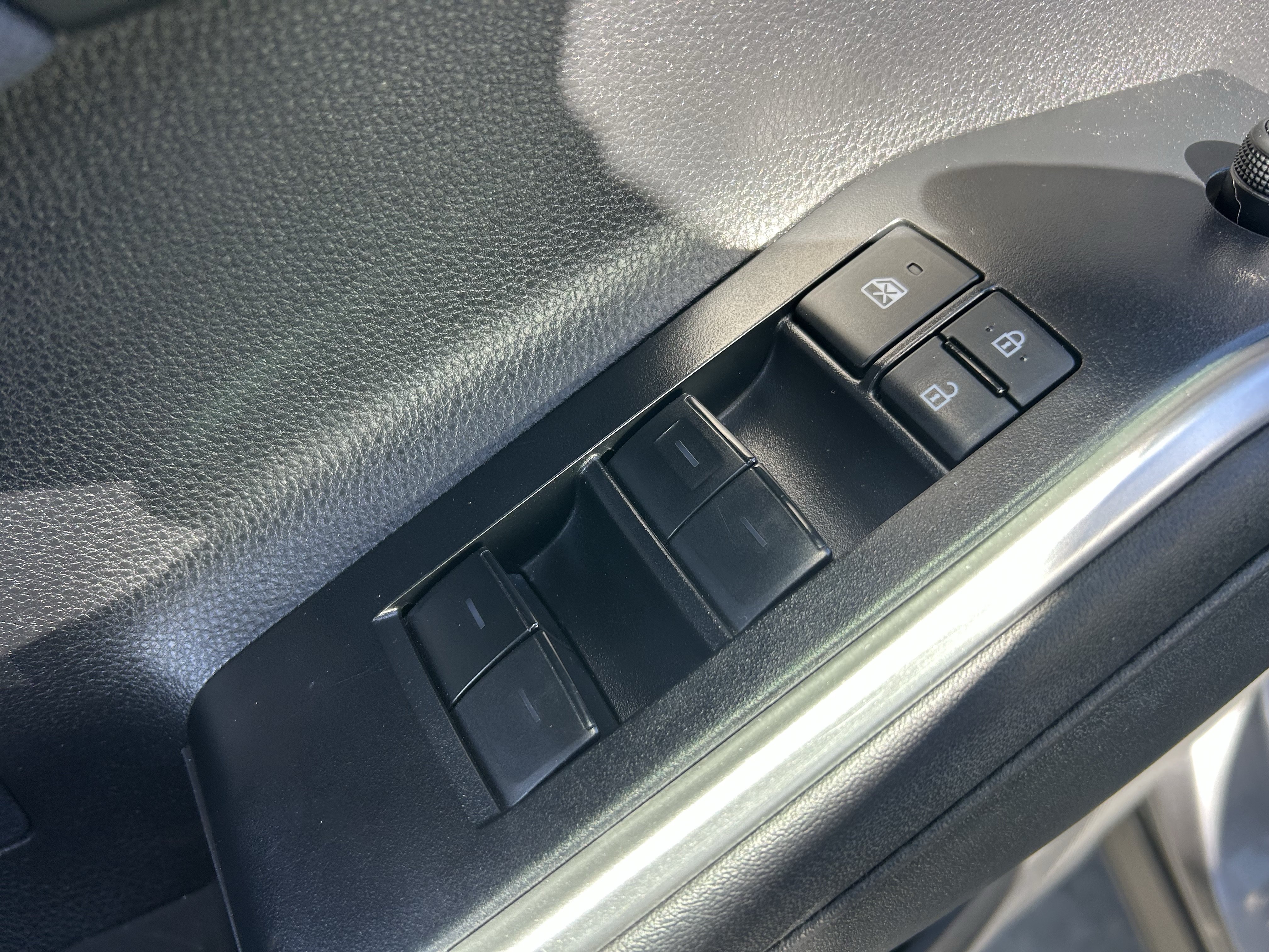 Certified 2023 Toyota Highlander LE FWD image 19