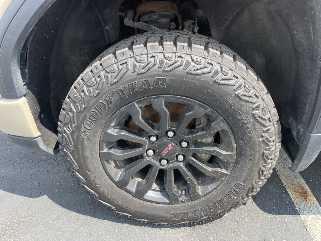 Used 2023 GMC Sierra 1500 AT4X AWD/4WD image 10