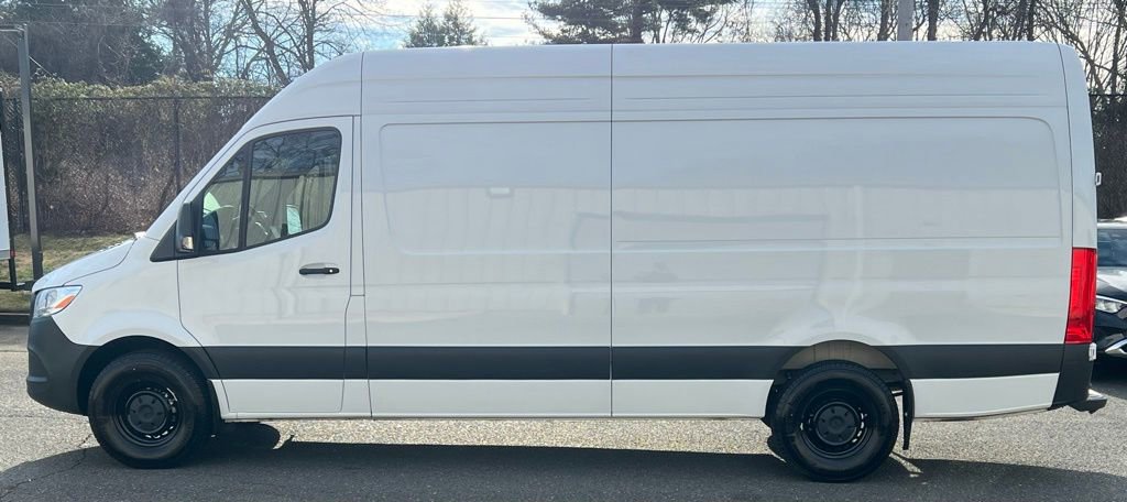 Used 2025 Mercedes-Benz Sprinter 2500 image 9
