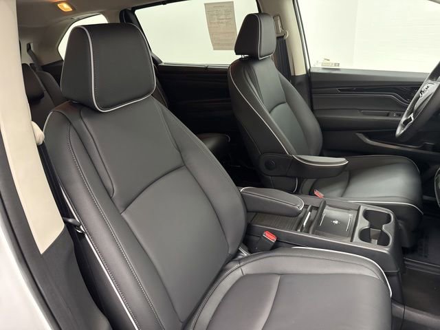 Certified 2026 Honda Odyssey Touring image 30