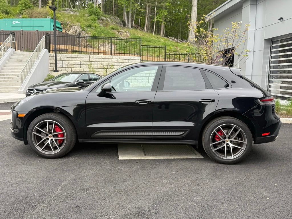 Used 2023 Porsche Macan S AWD/4WD image 4