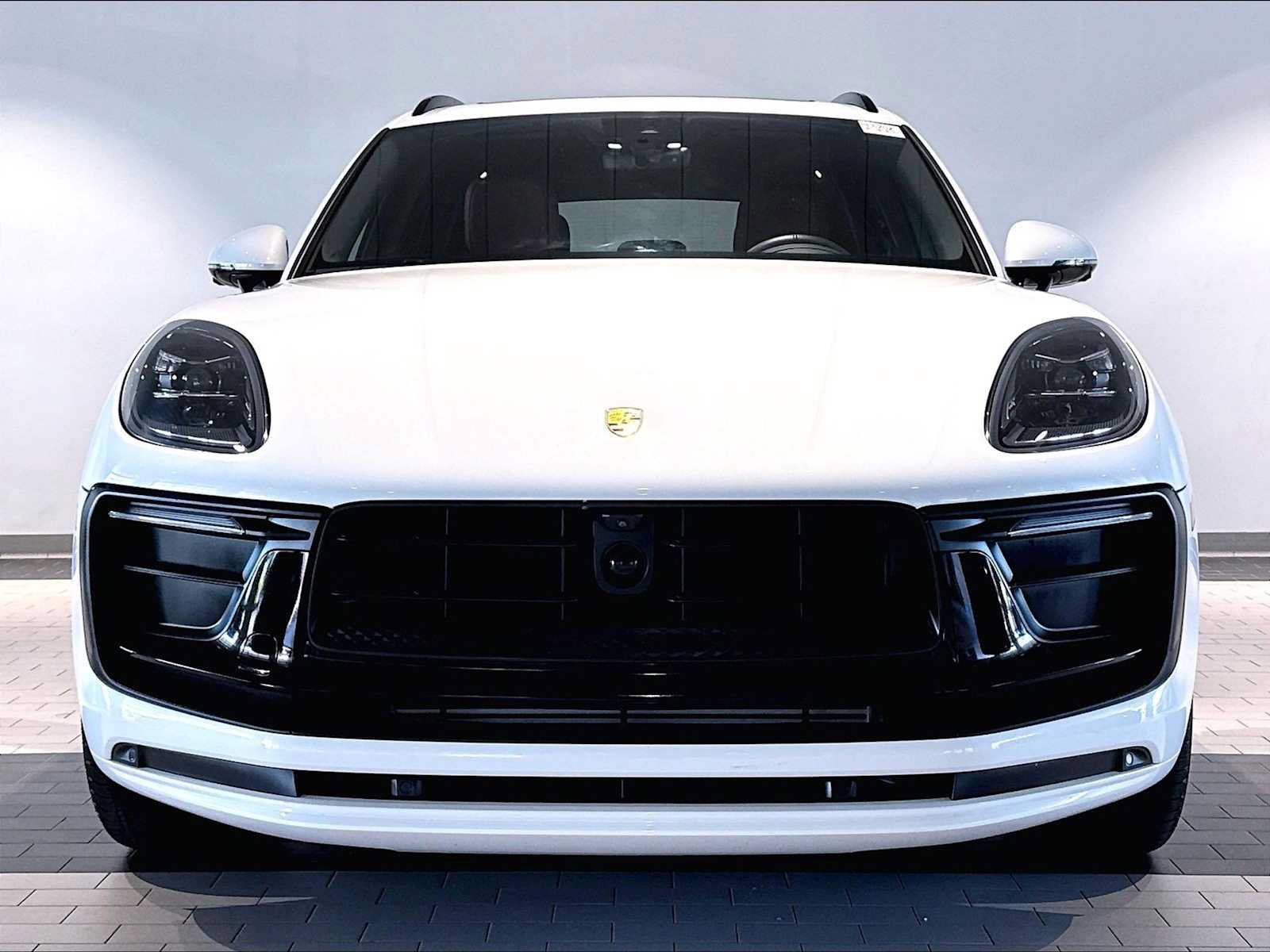 Used 2026 Porsche Macan Turbo AWD/4WD image 13