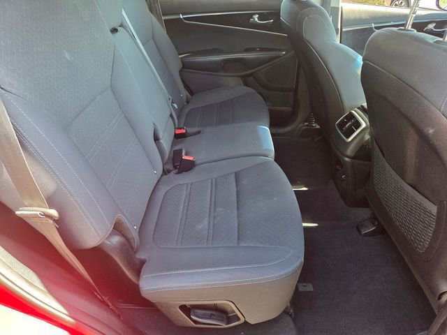 Used 2019 Kia Sorento LX image 14