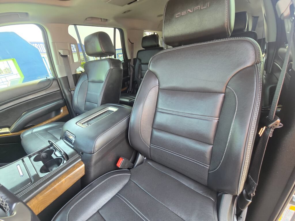 Used 2020 GMC Yukon Denali w/ Denali Ultimate Package AWD/4WD image 16