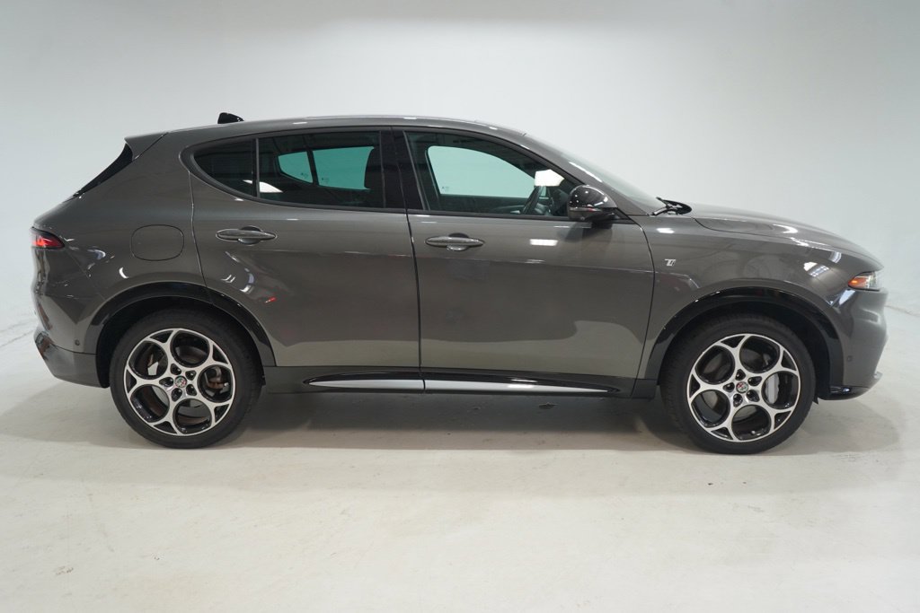 Used 2024 Alfa Romeo Tonale Ti AWD/4WD image 8