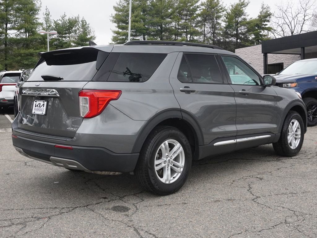 Used 2023 Ford Explorer XLT w/ Equipment Group 202A image 9